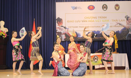 Giao lưu văn hóa sinh viên Việt Nam - Thái Lan: